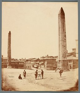 Obelisken im Hippodrom [Istanbul. Hippodrom vor der Blauen Moschee mit zwei Obelisken - im Vordergrund der Obelisk des Theodosius] von James Robertson