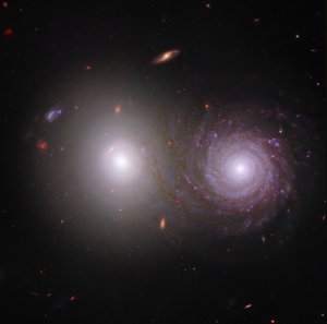 Interstellarer Staub innerhalb eines Galaxienpaares von James Webb Space Telescope (NASA)