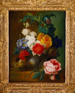 Rosen, Mohnblumen, Prunkwinden und andere Blumen in einer Vase mit einem Vogelnest auf einem Sims von Jan van Os