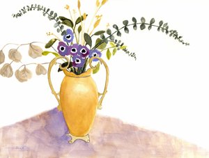 Stillleben mit violetten Blumen und englischer Vase von Janel Bragg