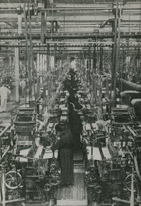 Industrielle Entwicklung im Osten von Japanese Photographer