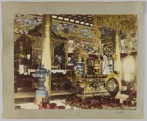 In einem buddhistischen Tempel, Ikegami, Tokio, Japan