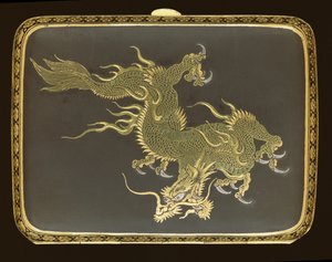 Zigarettenetui mit einem Drachen verziert, hergestellt in einer Komai-Fabrik, um 1900