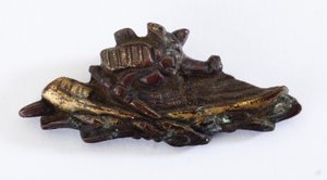 Menuki, oder Griffverzierung, in Form eines Samurai