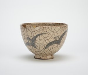 Teeschale mit Design von Regenpfeifern, Kyoto-verwandte Ware, Mitte des 19. Jahrhunderts von Japanese School