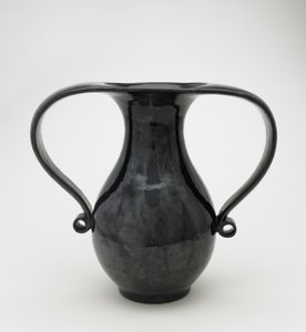 Vase in Mimikuchi-Form, Seto, Kyoto-fu oder Präfektur Aichi, Edo-Periode oder Meiji-Ära von Japanese School