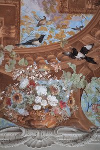 Weinreben, Trauben, Blumen und Vögel (Detail)