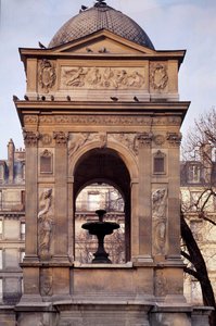 Architektur: Blick auf den Brunnen der Unschuldigen. Entworfen von den Architekten Jean Goujon, Augustin Pajou und Pierre Lescot. 1546-1549. Place Joachim du Bellay, Paris. von Jean and Lescot Pierre Goujon