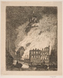 Großbrand in einem großen Gebäude an einem Fluss