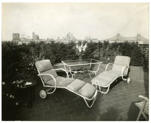 Frau Alice Woodward Rhinehardt, 400 E 52 St, New York, USA, ca. 1905-40