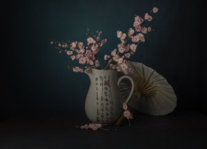 Orientalische Rosa Blüten Stillleben