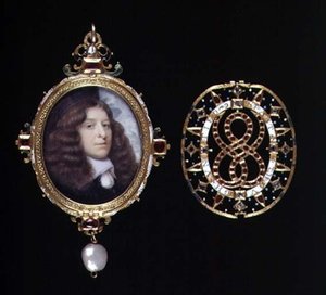 Miniatur eines unbekannten Mannes, in einem goldenen und juwelenbesetzten Rahmen und Deckel, ca. 1660 von John (attr. to) Hoskins