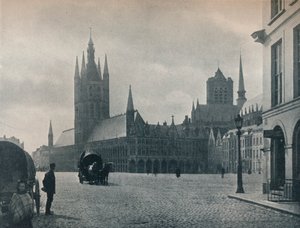 Das Rathaus und die Tuchhalle, Ypern, Belgien von John Benjamin Stone