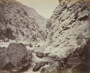 Scharfe Kurve in der Schlucht [unterhalb von Ali Masjid], ein sehr raues Stück, 1879