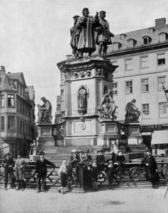 Denkmal in Erinnerung an Gutenberg (ca. 1397-1468), deutscher Erfinder der Druckerpresse, Frankfurt
