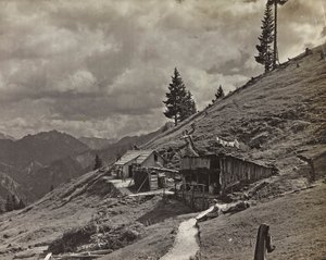 Album "Meine Weltkriegs-Erinnerungen Südwestfront (Kärnten, Italien, Südtirol) 31/03/1915-12/11/1918 - Josef Zohles Wien": Militärbaracken in den Alpen (s/w Foto) von Josef Zohles