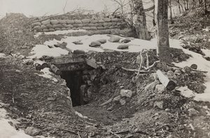 Album "Meine Weltkriegs-Erinnerungen Südwestfront (Kärnten, Italien, Südtirol) 31/03/1915-12/11/1918 - Josef Zohles Wien": Militärbunker (s/w Foto) von Josef Zohles