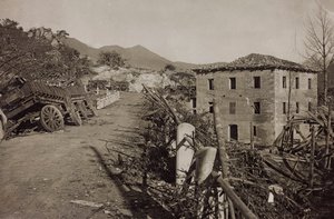 Album "Meine Weltkriegs-Erinnerungen Südwestfront (Kärnten, Italien, Südtirol) 31.03.1915-12.11.1918 - Josef Zohles Wien": Trümmer in Tolmezzo (s/w Foto) von Josef Zohles