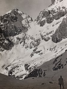 Album "Meine Weltkriegs-Erinnerungen Südwestfront (Kärnten, Italien, Südtirol) 31.03.1915-12.11.1918 - Josef Zohles Wien": Soldat in den Alpen (s/w Foto)