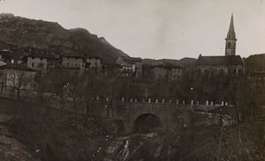 Album "Meine Weltkriegs-Erinnerungen Südwestfront (Kärnten, Italien, Südtirol) 31/03/1915-12/11/1918 - Josef Zohles Wien": Blick auf ein Dorf in Carnia von Josef Zohles