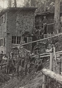 Album "Meine weltkriegs - Erinnerungen Südwestfront (Kärnten, Italien, Südtirol) 31/03/1915-12/11/1918 - Josef Zohles Wien": Militärlager von Josef Zohles