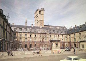 Fassade des Hôtel de Ville, des ehemaligen Palais des États de Bourgogne von Jules Hardouin Mansart