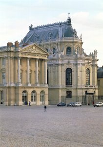 Die Chapelle Royale (Königliche Kapelle), vollendet von Robert de Cotte, begonnen 1699 nach Plänen von 1689, geweiht 1710 von Jules Hardouin Mansart
