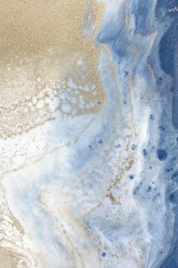 Wirbelnde Blau- und Goldmuster ähneln einer kosmischen Landschaft von Julia Contacessi