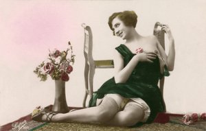 Frau im grünen Kleid, ca. frühes 20. Jahrhundert