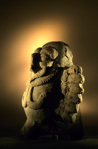 Artefakt, Cancuen, Guatemala, Arthur Demarest, Tomas Barrientos, Maya, Palast, Klassik, 2004 (Foto) von Kenneth Garrett