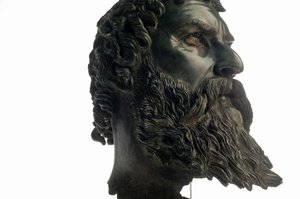 Bulgarischer Goldrausch, Archäologisches Institut Museum, Bronze Kopfporträt von Giorgi Kitov, 2006 von Kenneth Garrett