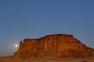 Monduntergang und Sonnenaufgang, Tempel von Taharka, Ram-Tor, Gebel Barkal, Tempelkomplex, Pharao...
