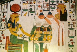 Grab von Nefertari; Nefertari bietet einer Gruppe von Gottheiten Wein an; Ägypten, Tal der...