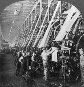 Gesamtansicht eines großen Druckraums in einer Baumwollfabrik, Lawrence, Massachusetts, USA, 20. Jahrhundert