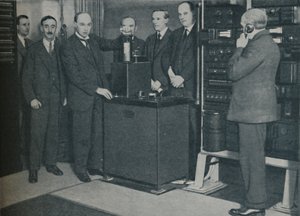 Die neue Magie: Bilder drahtlos senden und das unausweichliche Telefon, um 1935