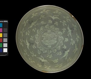 Schale mit Kranichen und Wolken, ca. 1150-1200 von Korean School