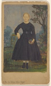[Unidentifizierte junge Frau, die einen Ball hält] von L. Laporte