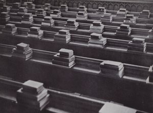 Bücher in der Kapelle, Eton