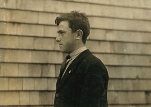 Der 15-jährige James Cooney, ein irischer Einwanderer in Fall River, Massachusetts von Lewis Wickes Hine