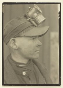 Breaker Boy in einer Kohlenmine in Pennsylvania von Lewis Wickes Hine