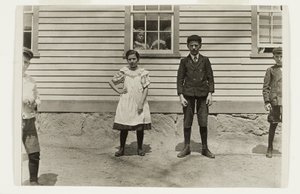 Edward St. Germain und seine Schwester Delia, Phoenix, Rhode Island, April 1909 von Lewis Wickes Hine
