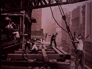 Empire State Building im Bau, zeigt eine Hebemannschaft bei der Arbeit von Lewis Wickes Hine