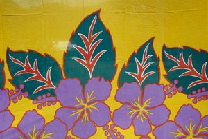 Sarong-Stoff mit Blumenmotiven, Insel Moorea, Gesellschaftsinseln, Französisch-Polynesien (Überseegebiet der Französischen Republik), Detail von Unbekannt Unbekannt