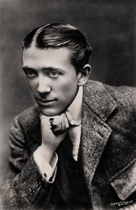 Gerald Du Maurier, englischer Schauspieler und Theaterleiter, frühes 20. Jahrhundert von Lizzie Caswall Smith