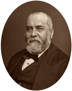Sir Francis Philip Cunliffe Owen, Direktor des South Kensington Museums, 1880