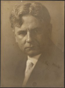 [Porträt eines Mannes mit tiefliegenden Augen] von Louis Fleckenstein