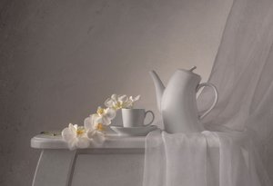 Elegante Orchideen Teestunde von Margareth Perfoncio
