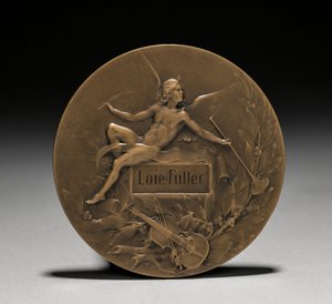 Medaille, die Loïe Fuller von der französischen Regierung verliehen wurde: Allegorie der Musik (Rückseite) von Marie Alexandre Lucien Coudray