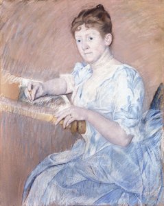 Mrs. Alexander J. Cassat in einem blauen Abendkleid an einem Gobelinrahmen sitzend von Mary Cassatt