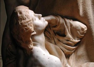 Detail der Widmung an Brahms (Marmor)